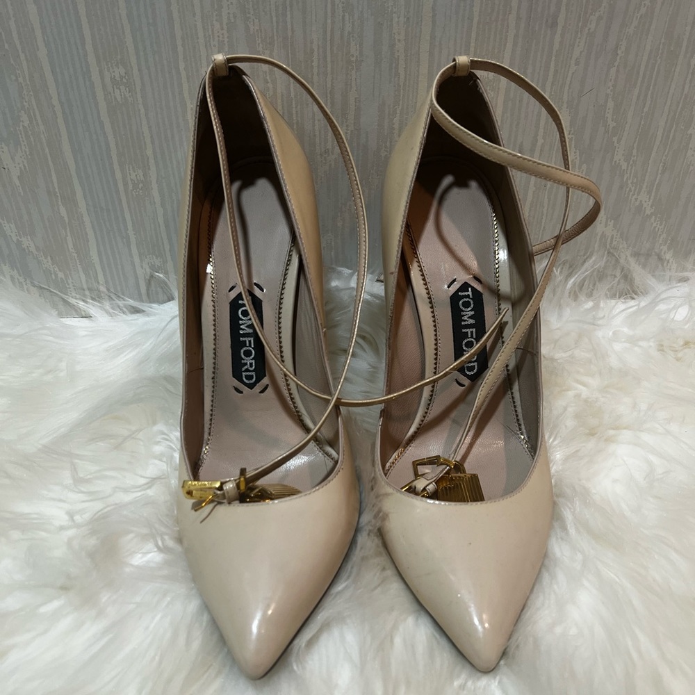 Tom Ford Padlock patent leather pumps 105mm